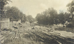 Sägemühle mit Holzplatz