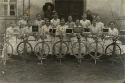 Spinte, vermutlich in den 1930 Jahren. Hier im Hause Marrack, Silbergasse (heute Marrack, Ewald)