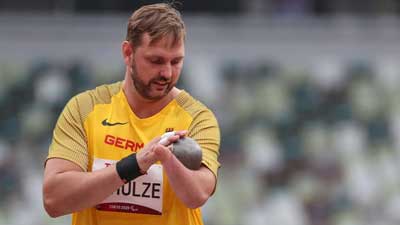 Mathias Schulze beim Paralympics-Kugelstoßen